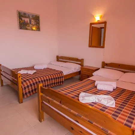 George Laz Apartament *