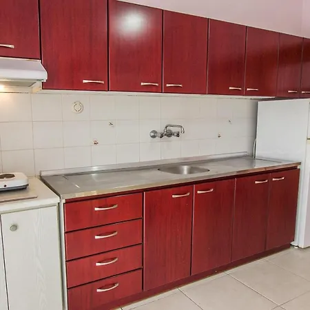 George Laz Apartmán