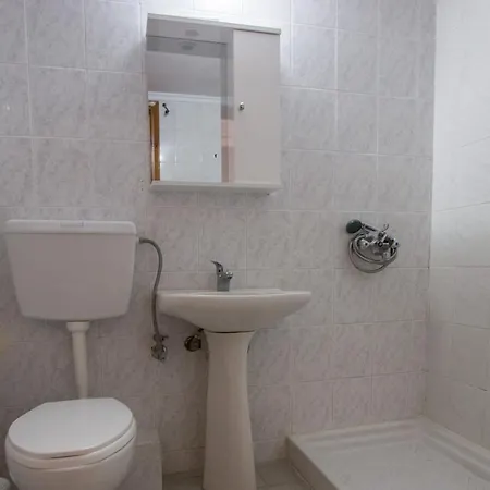 George Laz Apartmán