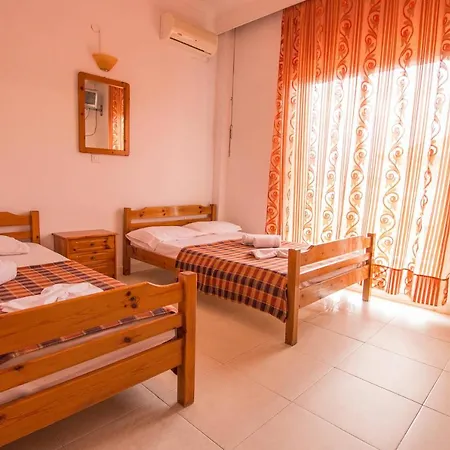 George Laz Apartment Nea Vrasna