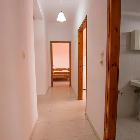 George Laz Apartment *