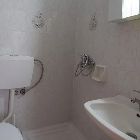 George Laz Apartmán *