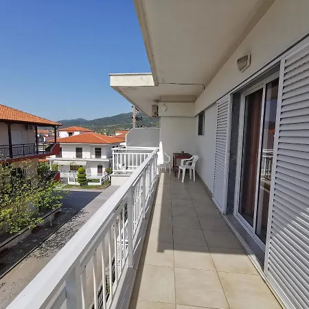 George Laz Apartment Nea Vrasna