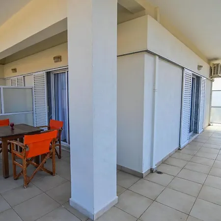 Apartment George Laz *