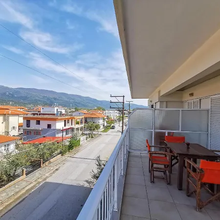 George Laz Apartment Nea Vrasna